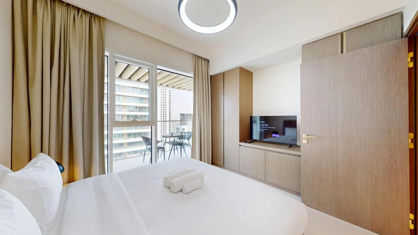 Grand Bleu - Luxurious One Bedroom With Sea View Dubai Apartment