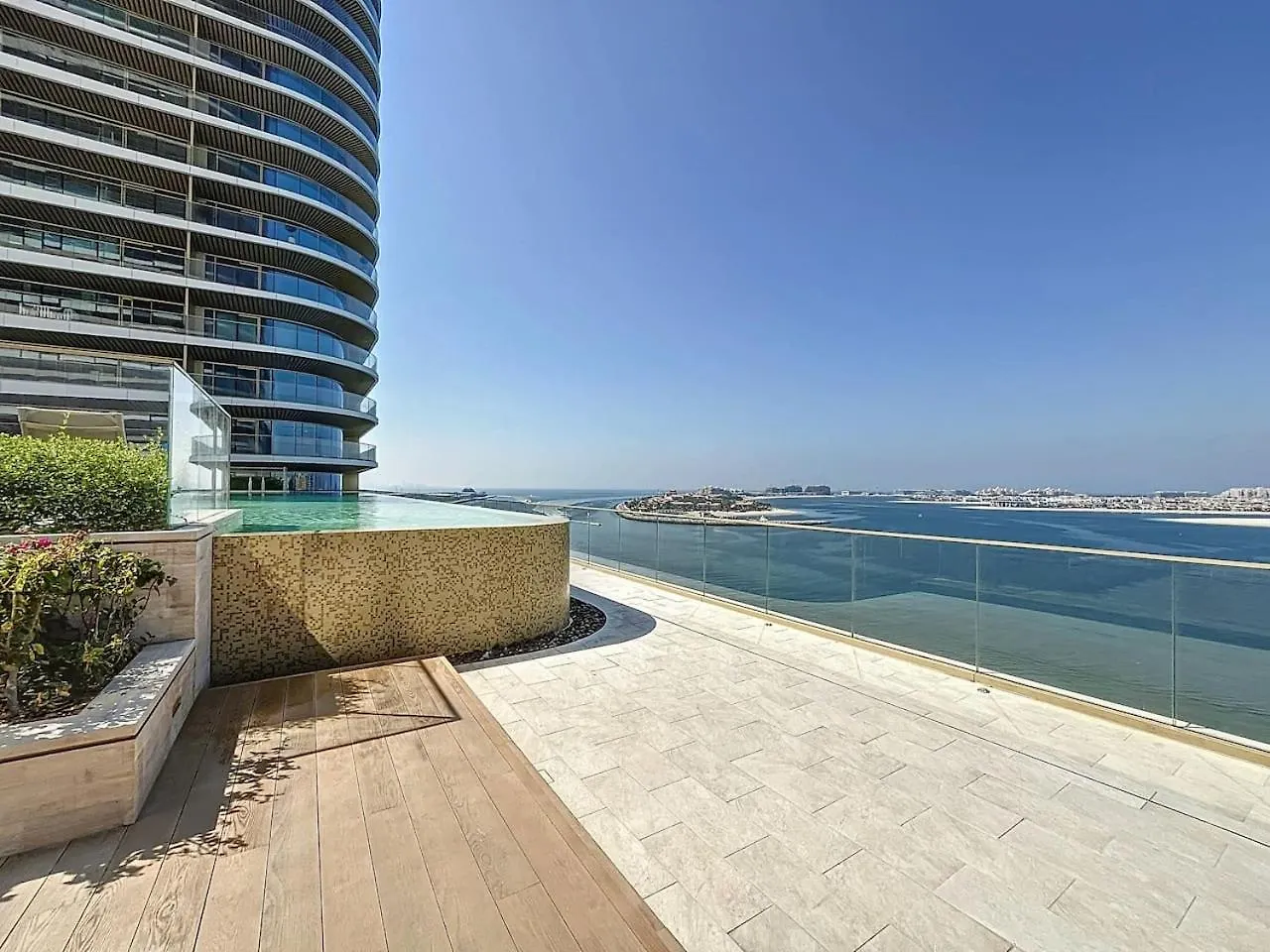 Grand Bleu - Luxurious One Bedroom With Sea View Dubai